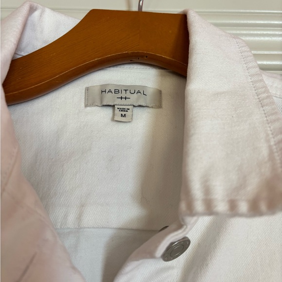 HABITUAL White Denim Button-Up Short Sleeve Dress. Size Medium. - Picture 4 of 6